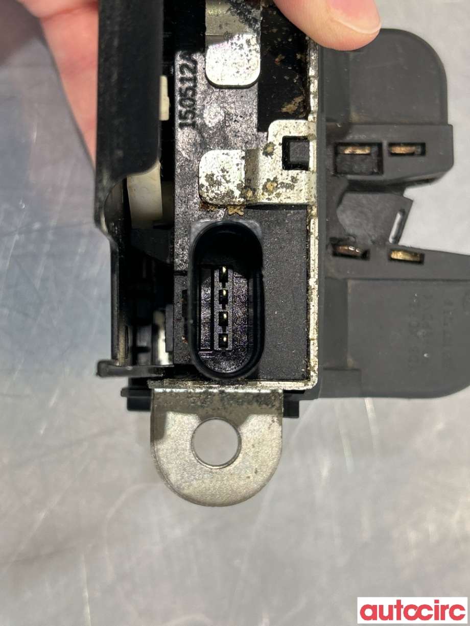 Baklukelås til VW Golf VI 2008-2012  (VOLKSWAGEN|5K0827505A|5K0827505B)