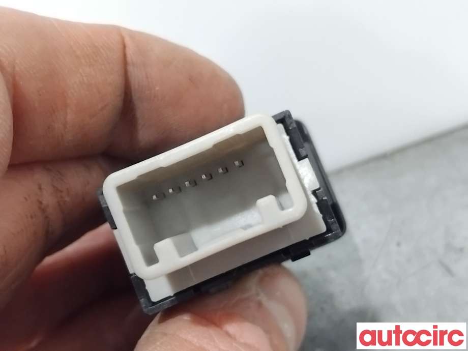 Bryter diverse til Mitsubishi Outlander 2015-->> (Type III, Fase 2)  (MITSUBISHI|8602A121|)