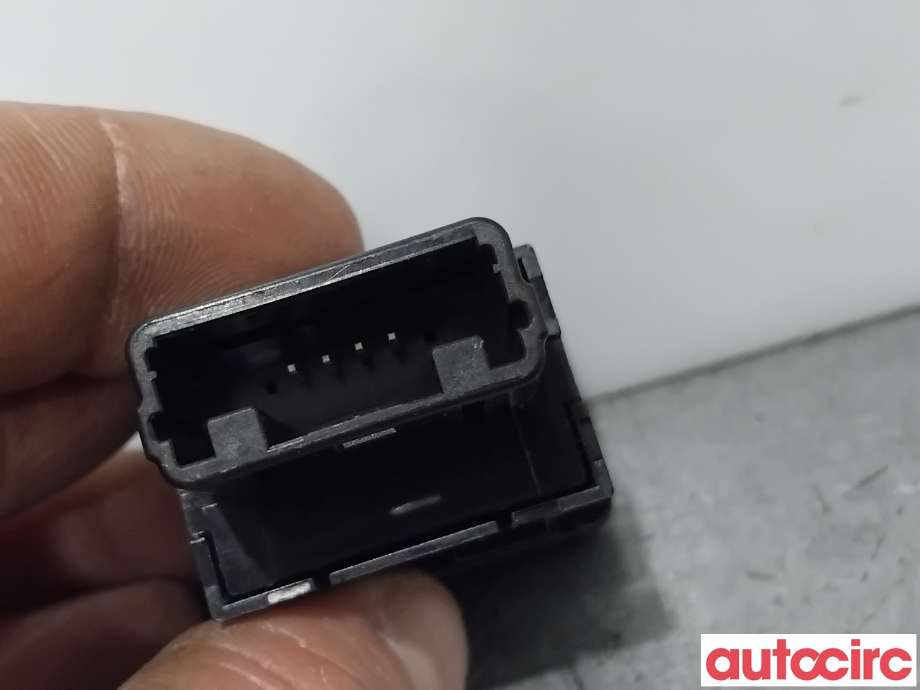 Bryter diverse til Mitsubishi Outlander 2015-->> (Type III, Fase 2)  (MITSUBISHI|8610A218|)
