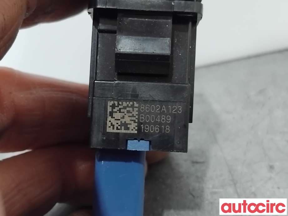 Bryter Antispinn til Mitsubishi Outlander 2015-->> (Type III, Fase 2)  (MITSUBISHI|8602A123|)