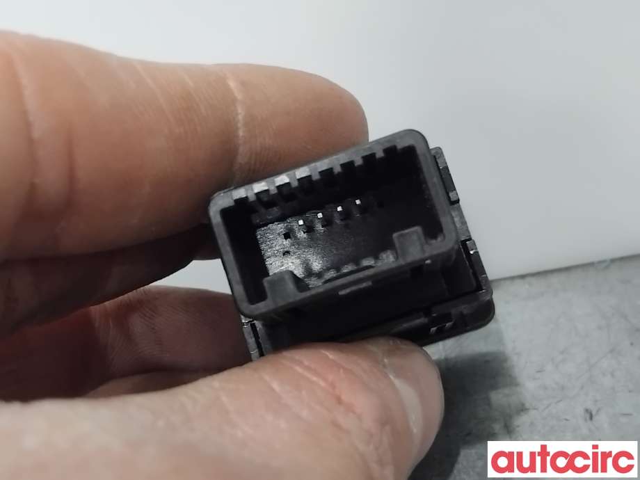 Bryter diverse til Mitsubishi Outlander 2015-->> (Type III, Fase 2)  (MITSUBISHI|8610A204|)
