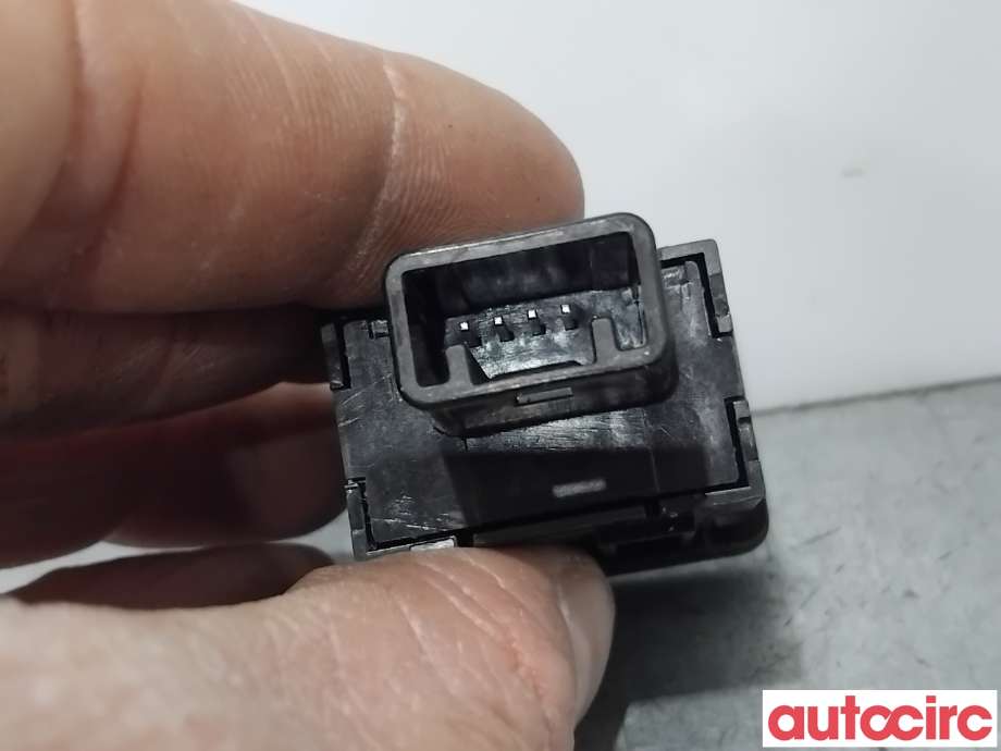 Bryter diverse til Mitsubishi Outlander 2015-->> (Type III, Fase 2)  (MITSUBISHI|8610A168|)