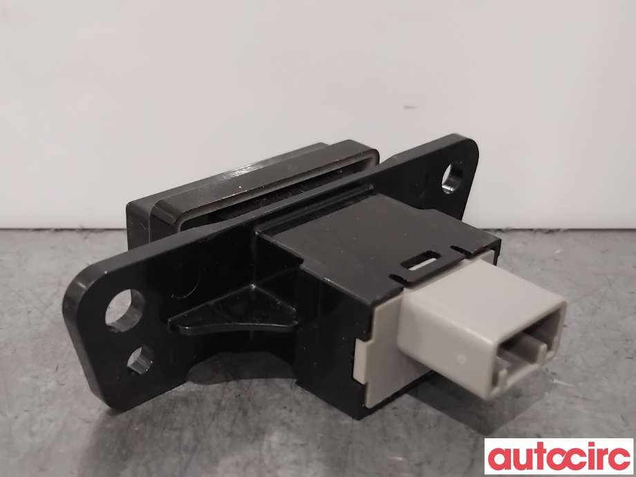 Bryter nødblink til Mitsubishi Outlander 2015-->> (Type III, Fase 2)  (MITSUBISHI|8610A231|)
