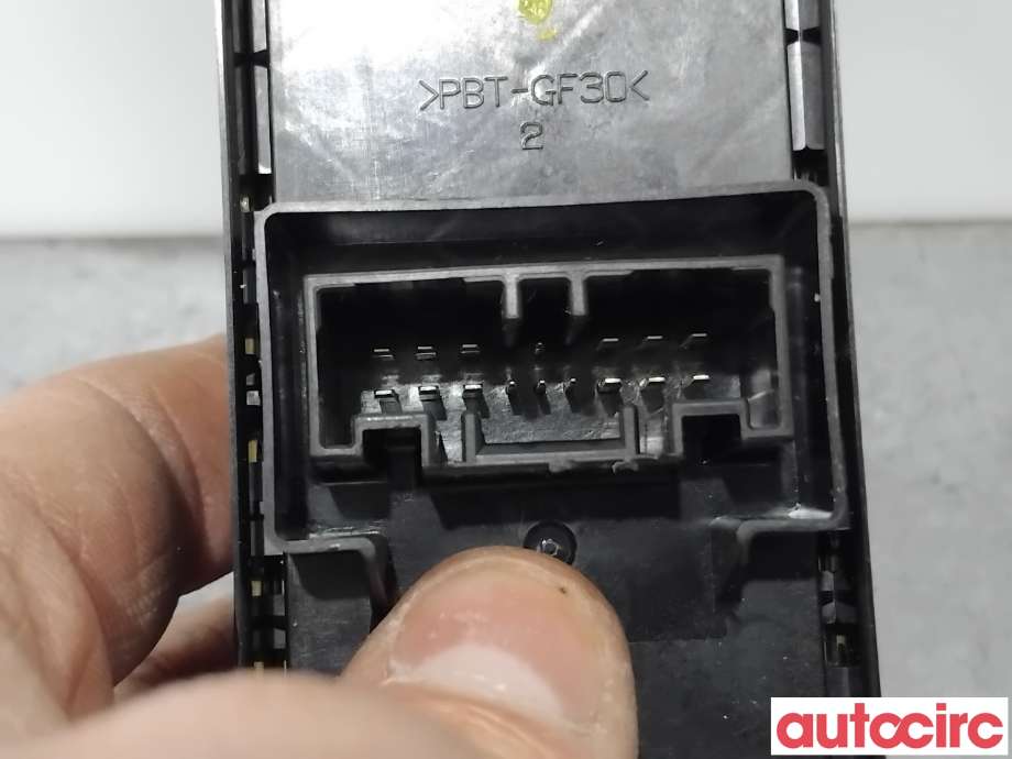 Bryter ruteheis til Mitsubishi Outlander 2015-->> (Type III, Fase 2)  (MITSUBISHI|8608A417|)