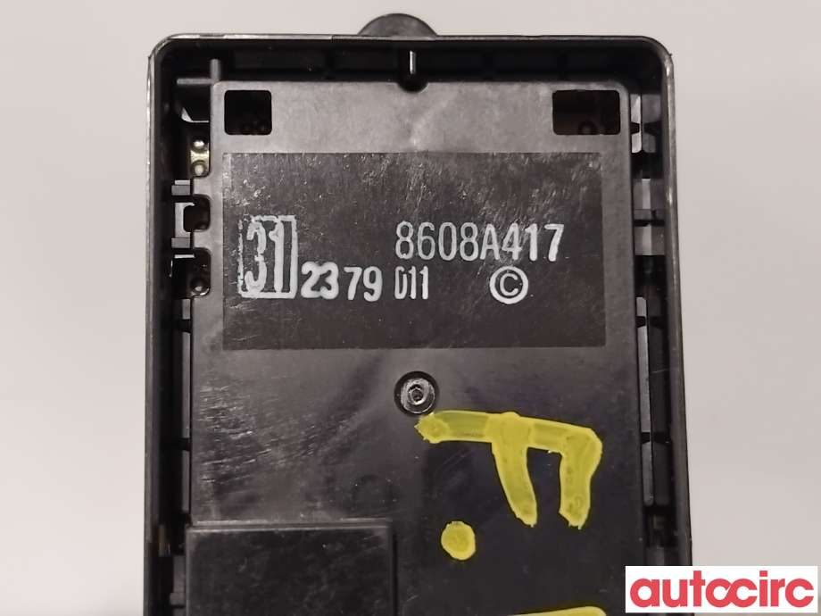 Bryter ruteheis til Mitsubishi Outlander 2015-->> (Type III, Fase 2)  (MITSUBISHI|8608A417|)
