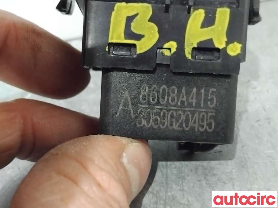 Bryter ruteheis til Mitsubishi Outlander 2015-->> (Type III, Fase 2)  (MITSUBISHI|8608A415|)