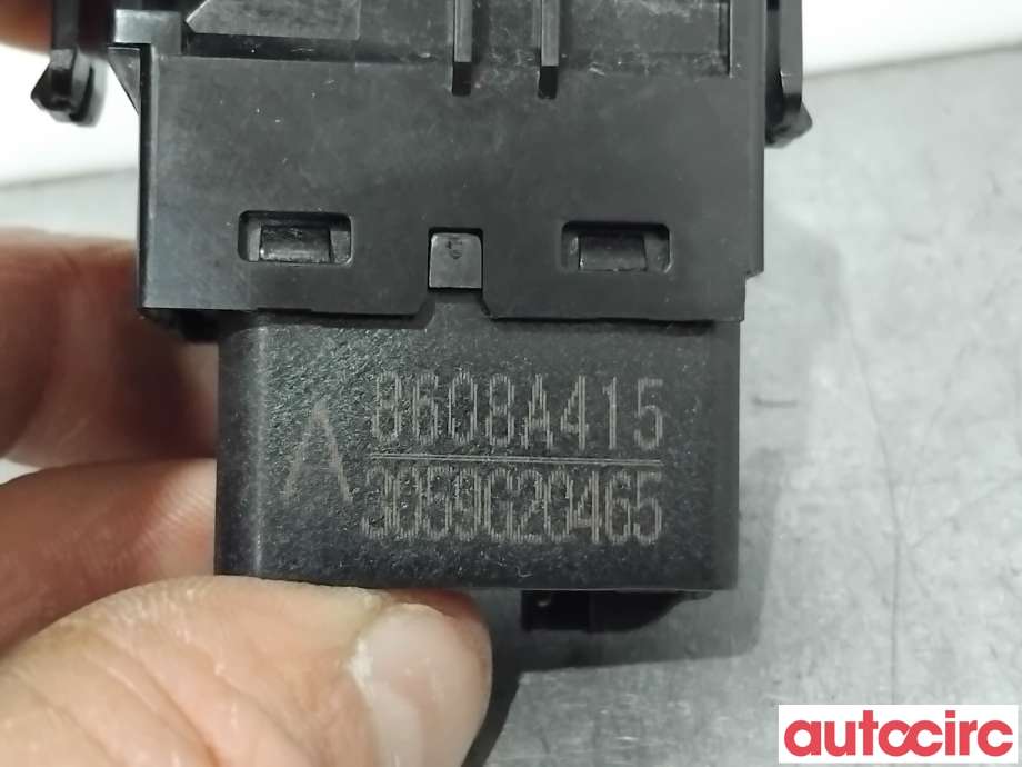 Bryter ruteheis til Mitsubishi Outlander 2015-->> (Type III, Fase 2)  (MITSUBISHI|8608A415|)