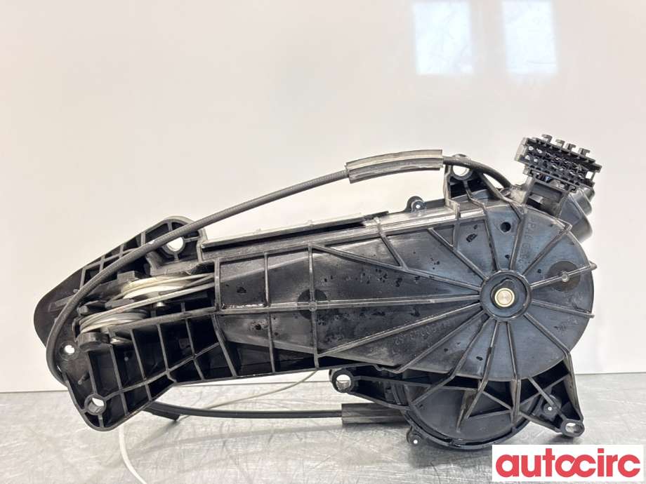 Diverse deler til Mercedes EQV 2020-->> (W447) (W447) (MERCEDES|A4477603400|)