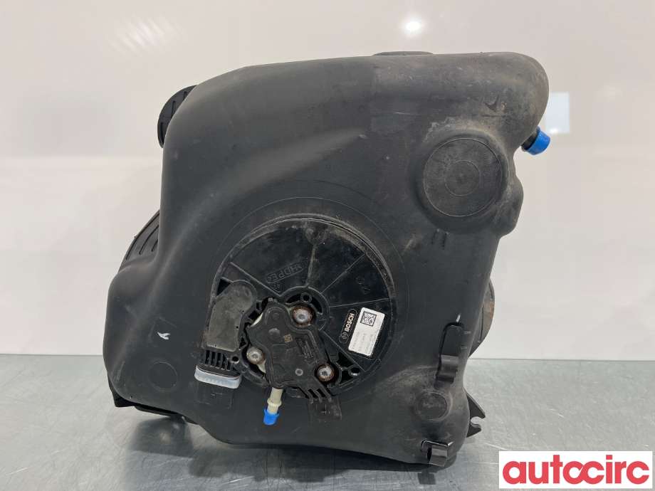 AdBlue tank til VW Passat 2015-2019 (Fase 1) (B8) (B8) (VOLKSWAGEN|3Q0131877C)