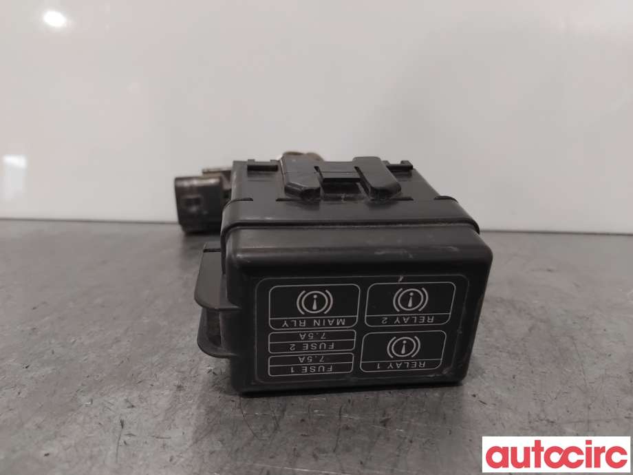 Sikringsboks til Mitsubishi Outlander, 2012-2015 (Type III, Fase 1)  (MITSUBISHI|8565A162)