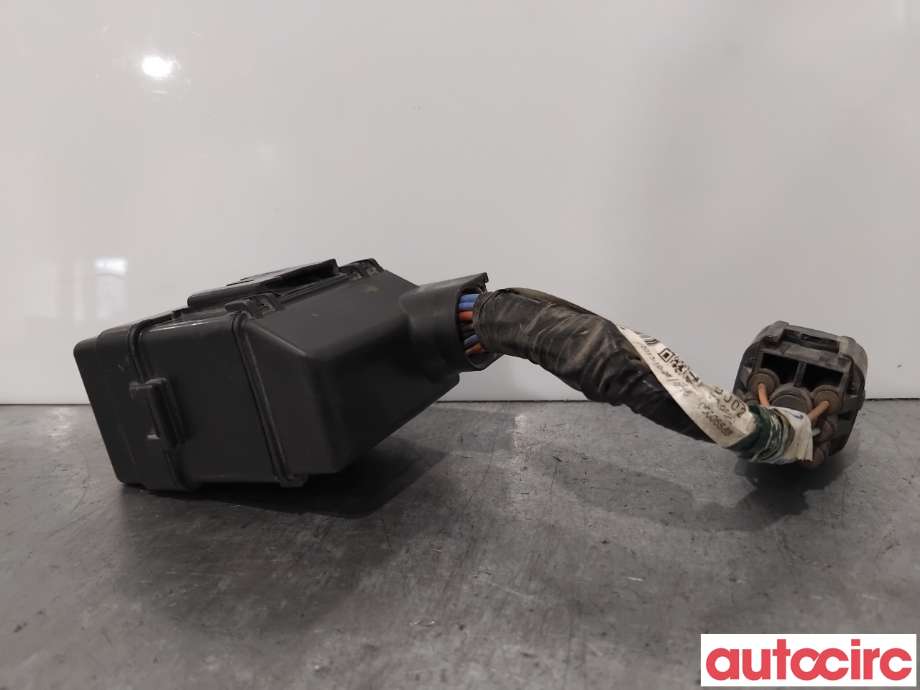 Sikringsboks til Mitsubishi Outlander 2012-2015 (Type III, Fase 1)  (MITSUBISHI|8565A162|)
