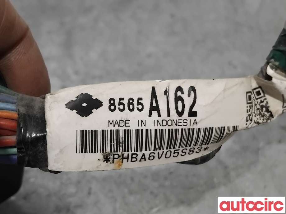 Sikringsboks til Mitsubishi Outlander 2012-2015 (Type III, Fase 1)  (MITSUBISHI|8565A162|)
