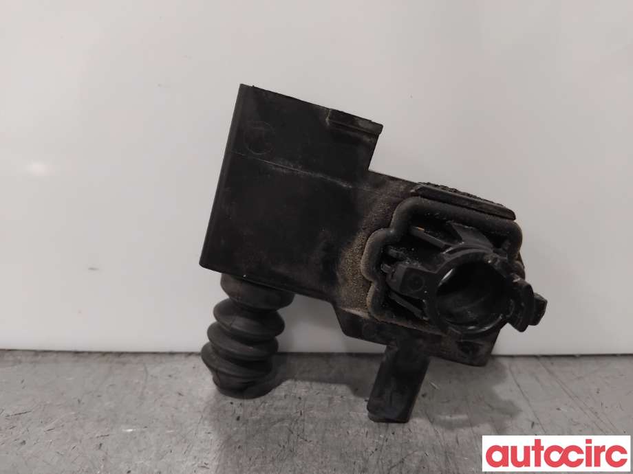 Diverse deler til Mitsubishi Outlander 2012-2015 (Type III, Fase 1)  (MITSUBISHI|5945A032|)