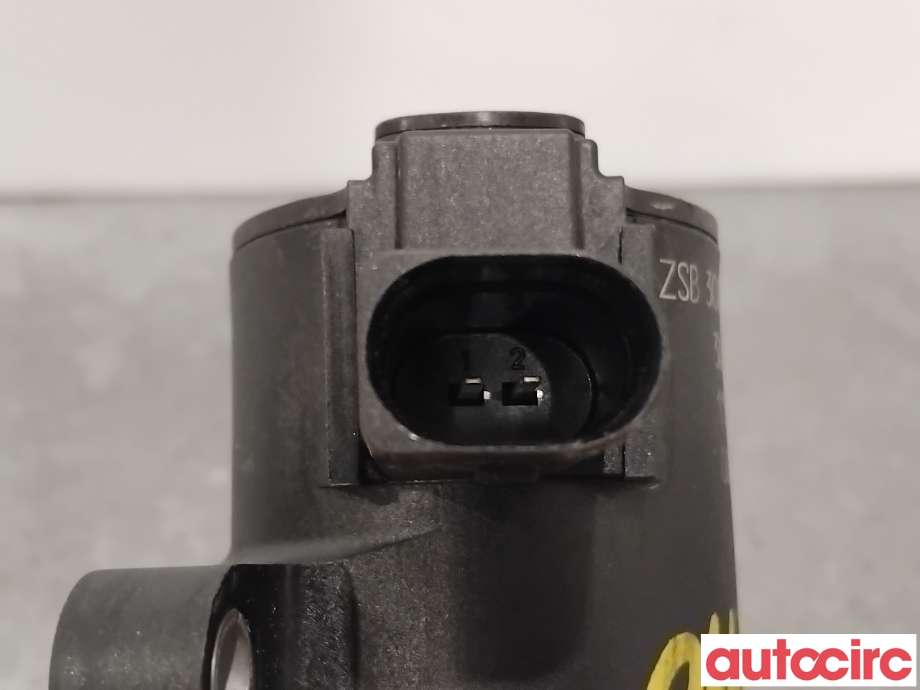 Diverse deler til VW Passat 2015-2019 (Fase 1) (B8) (B8) (VOLKSWAGEN|5Q0121671F||3Q0122096C)