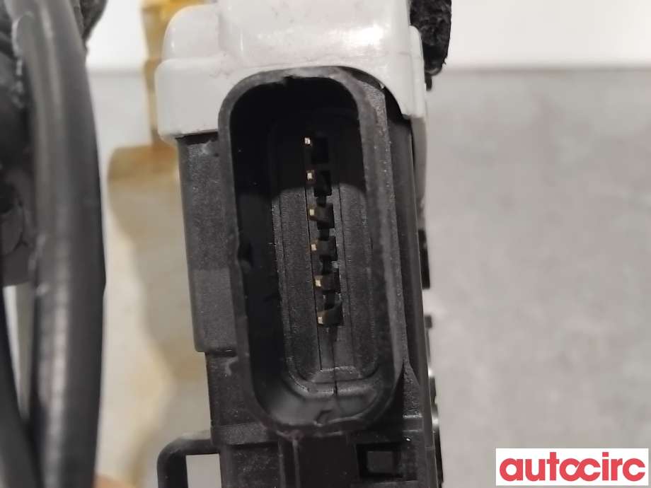 Låsekasse høyre foran til Kia Venga 2010-2017  (KIA|813201P020||81320-1P020)