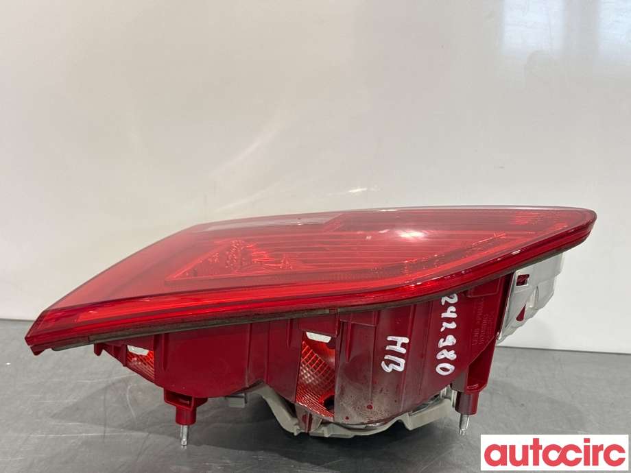 Baklykt høyre indre til VW Sharan 2010-->> (Type II)  (VOLKSWAGEN|7N0945094K|90093586)