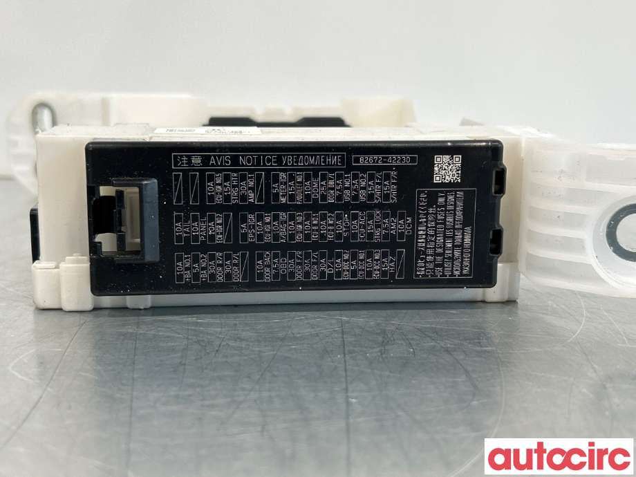 Sikringsboks til Toyota bZ4X 2022-->>  (TOYOTA|8273042851|6357-3154|82730-42851)