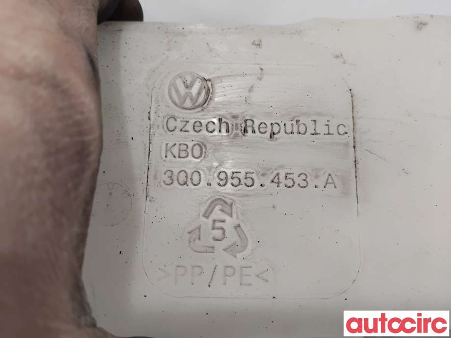 Spylertank til VW Passat 2015-2019 (Fase 1) (B8) (B8) (VOLKSWAGEN|3Q0955453A|)