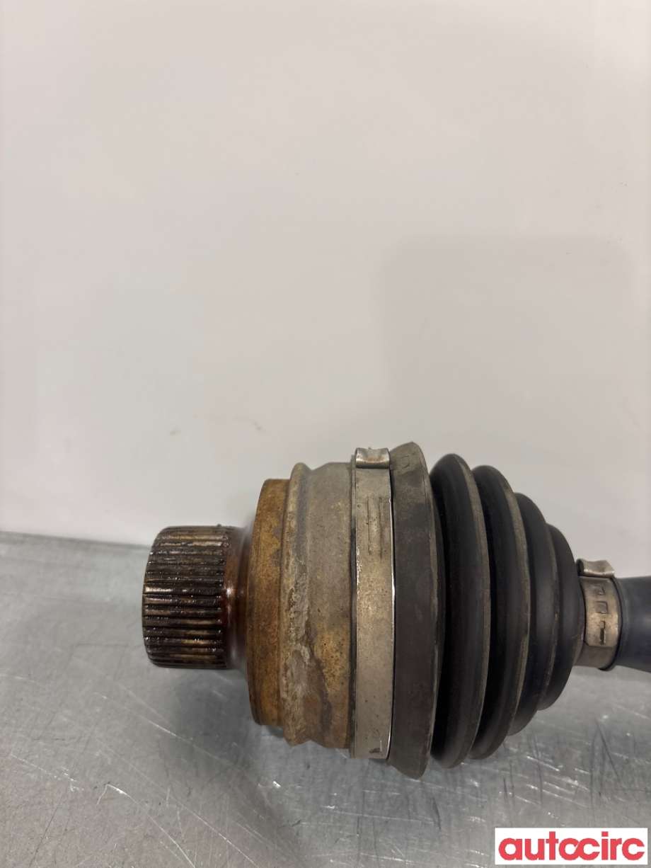 Drivaksel høyre foran til Audi Q5 2008-2012 (Type I, Fase 1) (AUDI|8R0407271BX||8R0407271B)