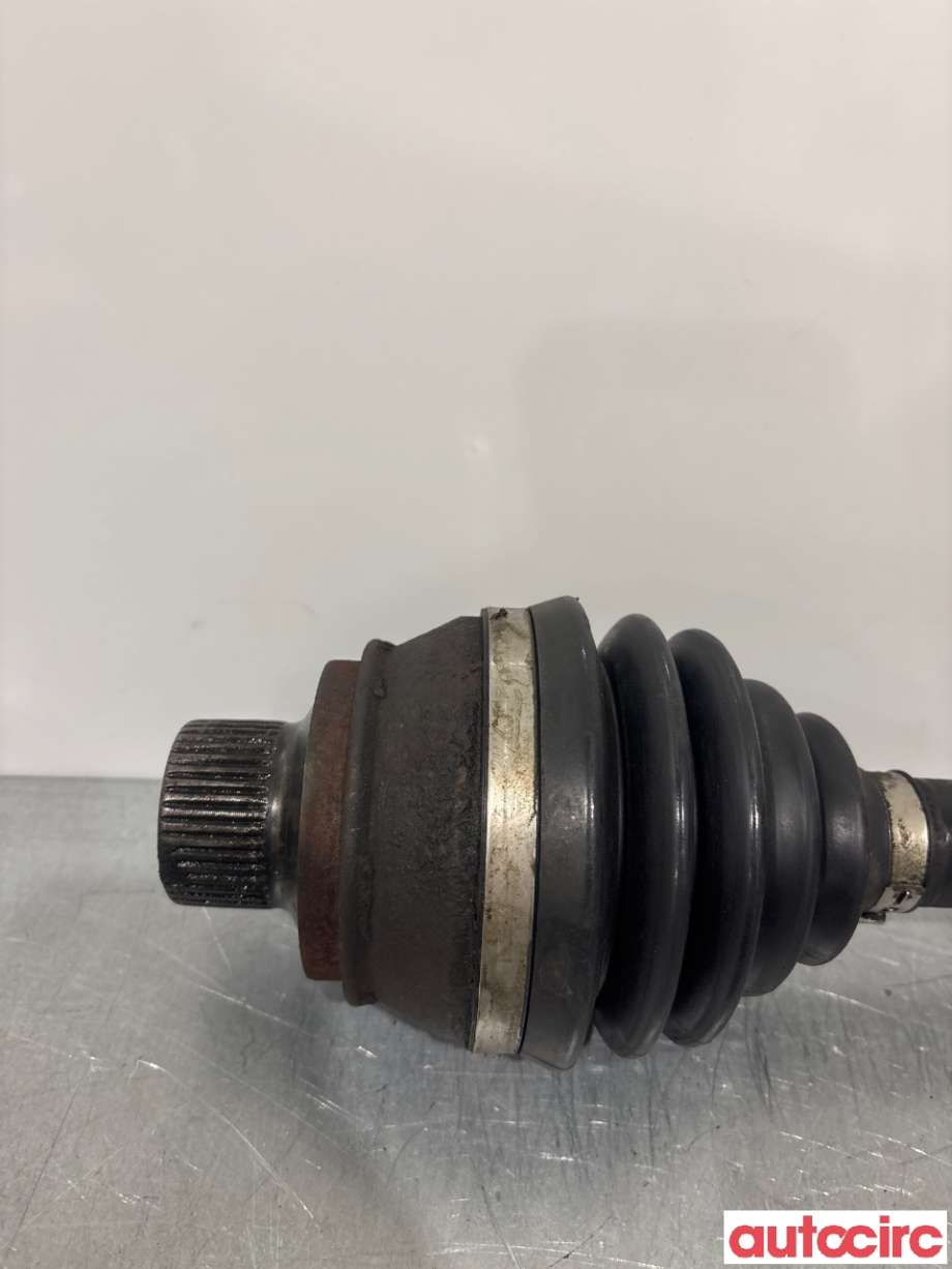 Drivaksel venstre foran til Audi Q5 2008-2012 (Type I, Fase 1) (AUDI|8R0407271CX||8R0407271C)