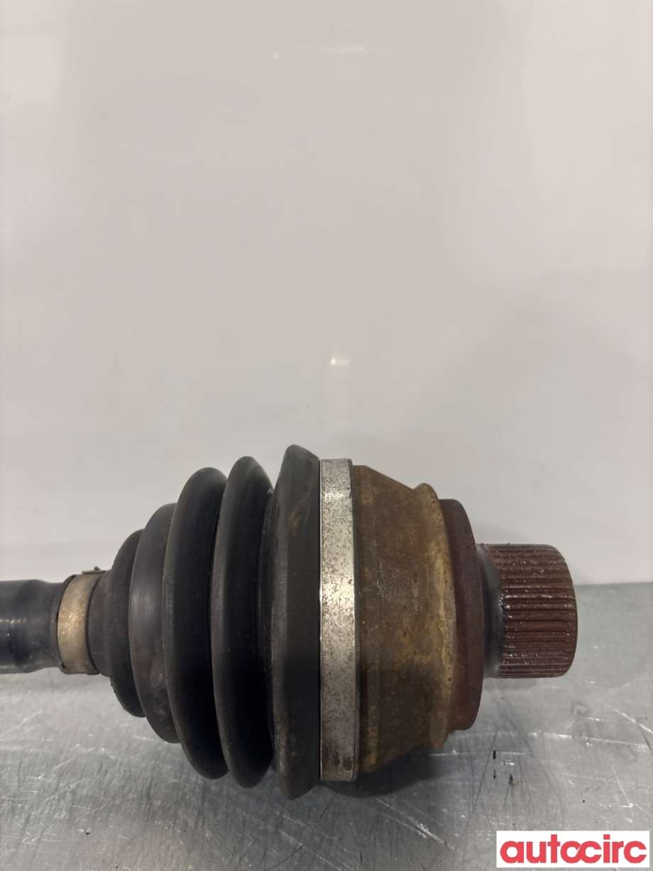 Drivaksel høyre foran til Audi Q5 2008-2012 (Type I, Fase 1)  (AUDI|8R0407271CX||8R0407271C)