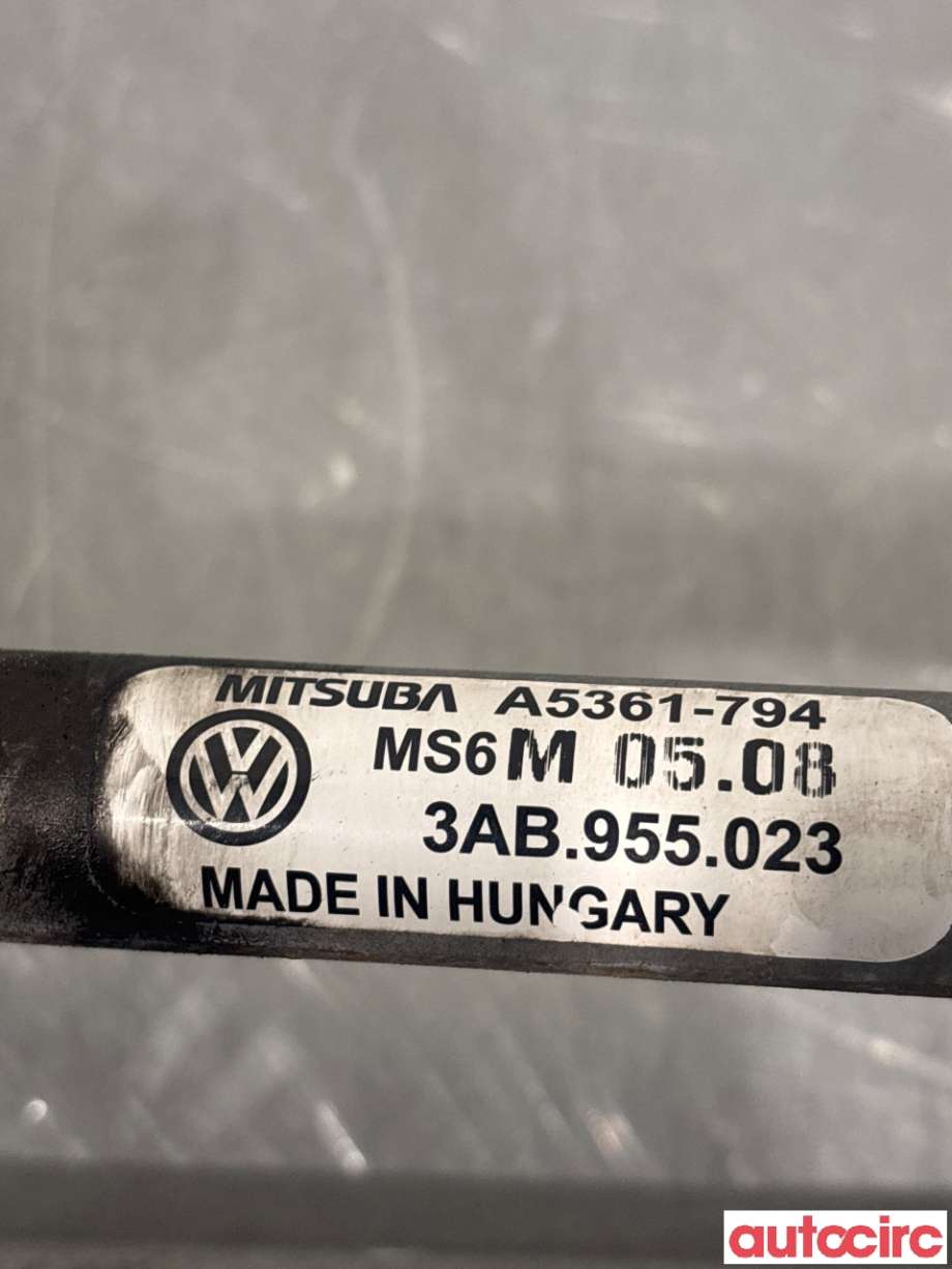 Viskermotor frontrute til VW Passat 2011-2015 (B7) (B7) (VOLKSWAGEN|3AB955023A||3AB955023)