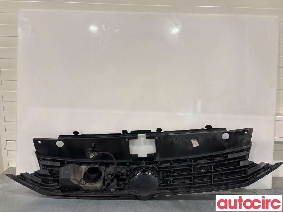Grill til VW Passat 2015-2019 (Fase 1) (B8) (B8) (VOLKSWAGEN|3G0853651F|)