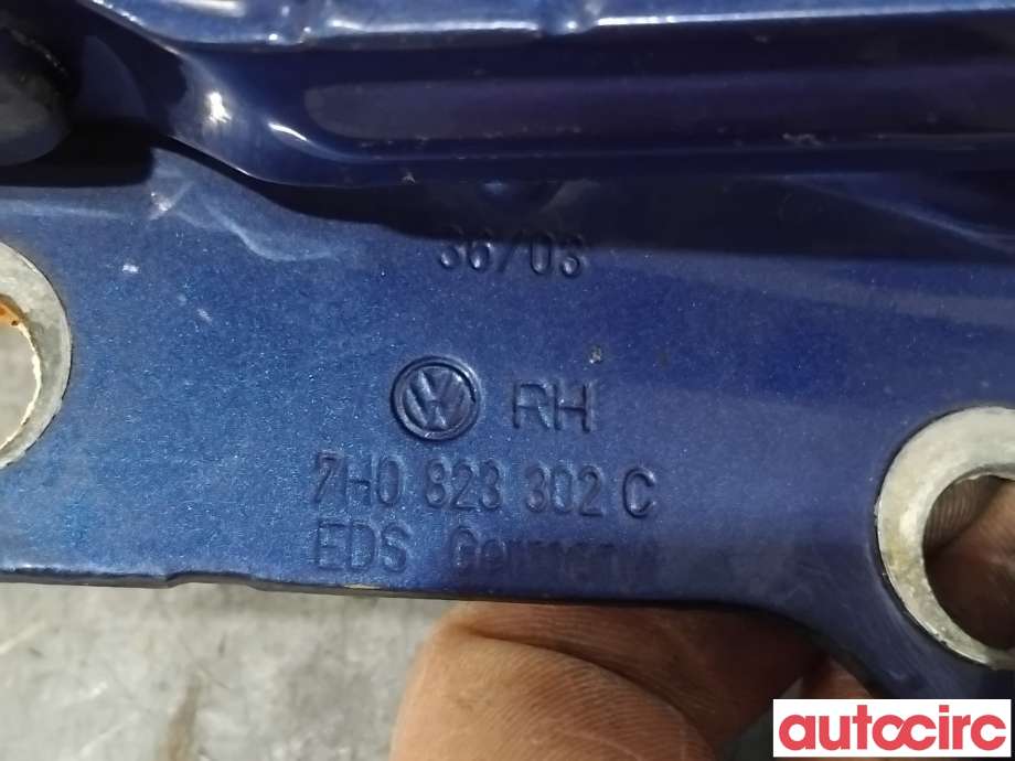 Panserhengsler til VW Transporter / Caravelle 2003-2009 (Fase 1) (T5) (T5) (VOLKSWAGEN|7H0823302D||7H0823302C)