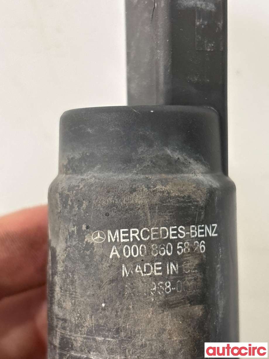 Spylerpumpe foran til Mercedes Vito/Viano 2010-2014 (Fase 2) (W639) (W639) (MERCEDES|A2218690121|)