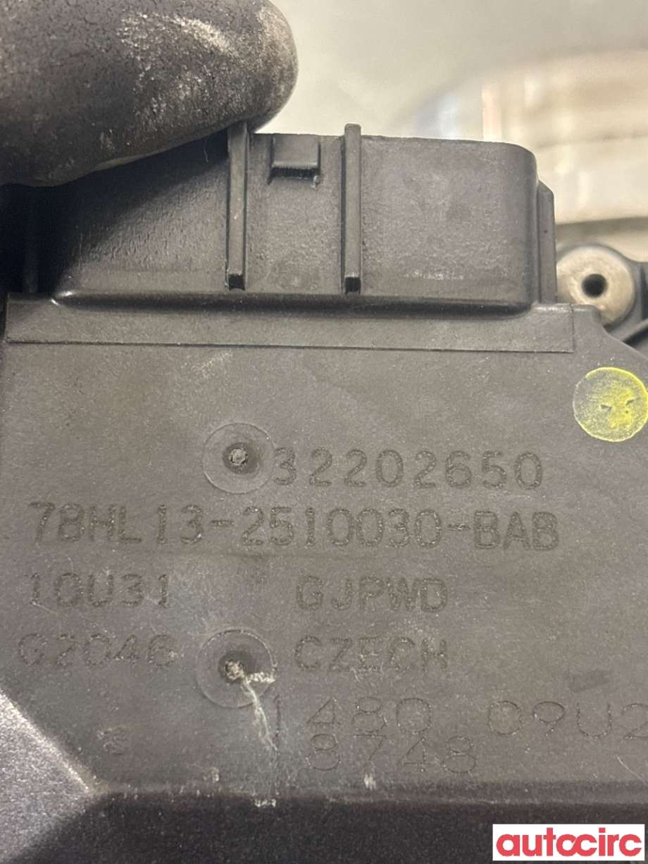 Spjeldhus til Volvo V40 2012-2019  (VOLVO|32202650|)