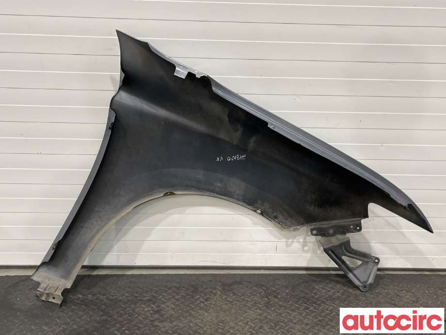 Skjerm venstre foran til Mitsubishi Outlander 2012-2015 (Type III, Fase 1)  (MITSUBISHI|5220J997)