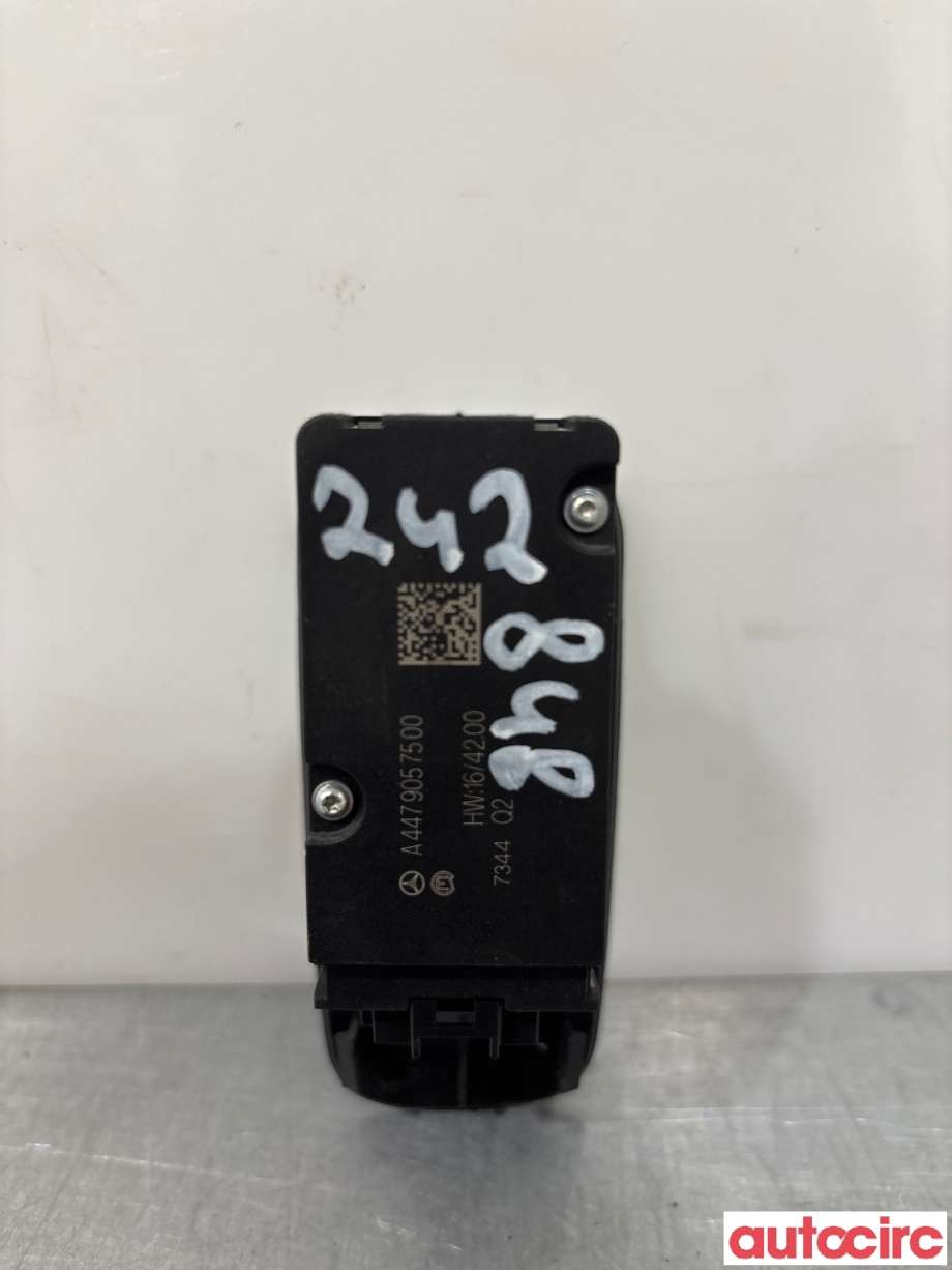 Bryter elektrisk håndbrekk/parkbrems til Mercedes Vito 2014-->> (W447) (W447) (MERCEDES|A4479057500|)