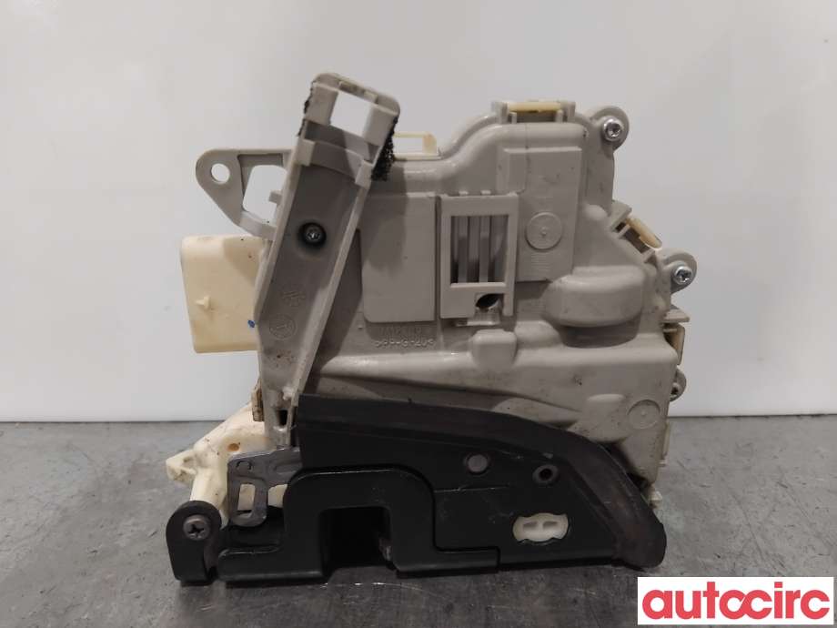 Låsekasse høyre foran til Audi A4 2007-2014 (Type IV) (B8) (B8) (AUDI|8J1837016C||8J1837016E)