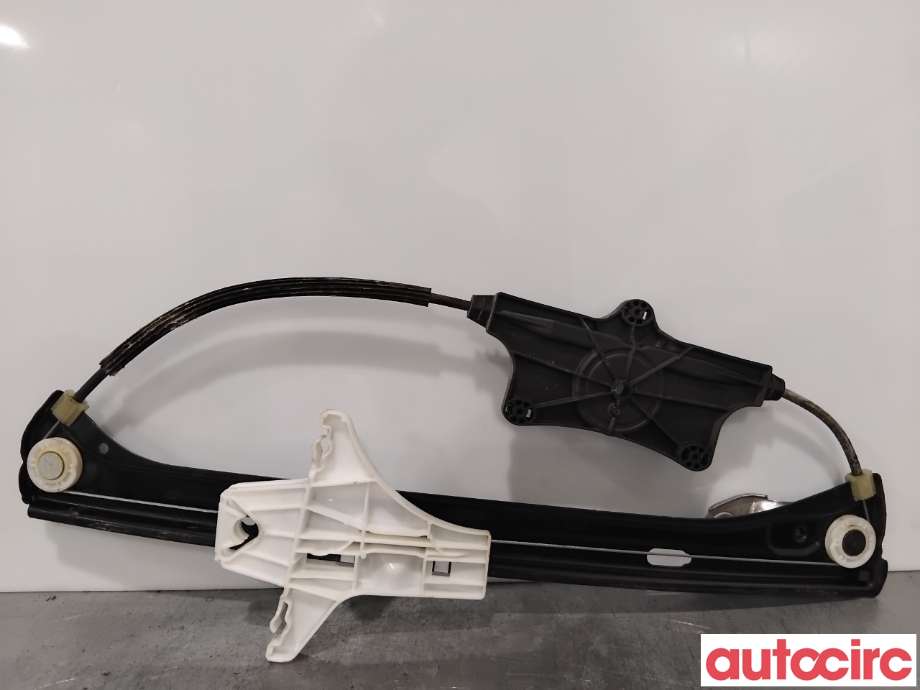Ruteheis til VW Passat 2015-2019 (Fase 1) (B8) (B8) (VOLKSWAGEN|3G9839461B|C20656-100)