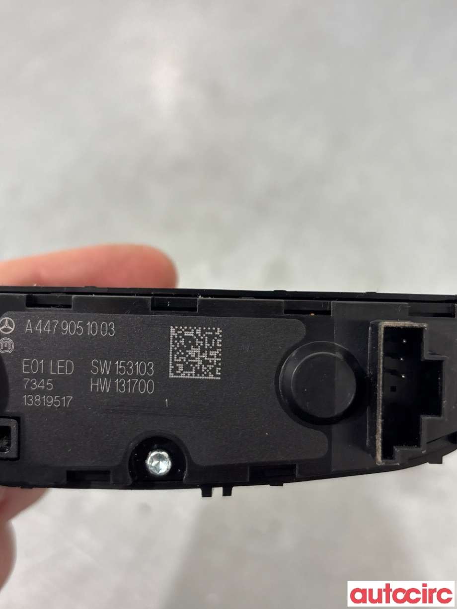 Bryter diverse til Mercedes Vito 2014-->> (W447) (W447) (MERCEDES|A4479051003|)