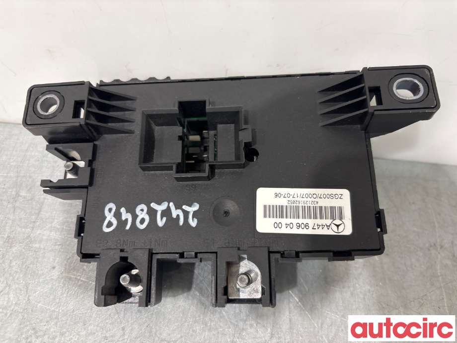 Sikringsboks til Mercedes Vito 2014-->> (W447) (W447) (MERCEDES|A4479060400|)