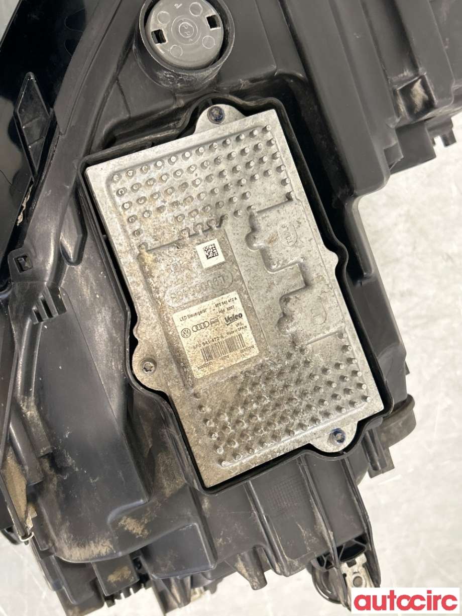 Frontlykt høyre halogen til VW e-Golf 2014-2017 (Fase 1)  (VOLKSWAGEN|5GE941774|5GE941036)