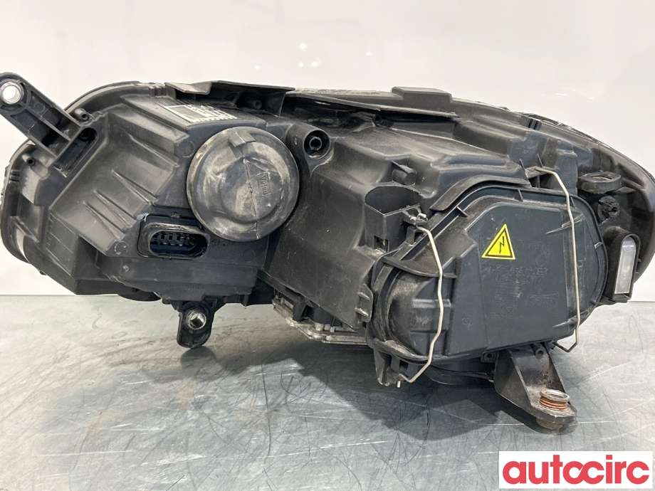 Frontlykt høyre xenon til VW Passat 2011-2015 (B7) (B7) (VOLKSWAGEN|3AB941044|3AB941034)