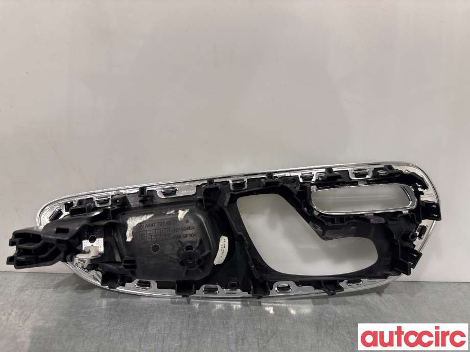 Dørhåndtak inv venst foran til Mercedes Vito 2014-->> (W447) (W447) (MERCEDES|A4477606600|A4477605700|)