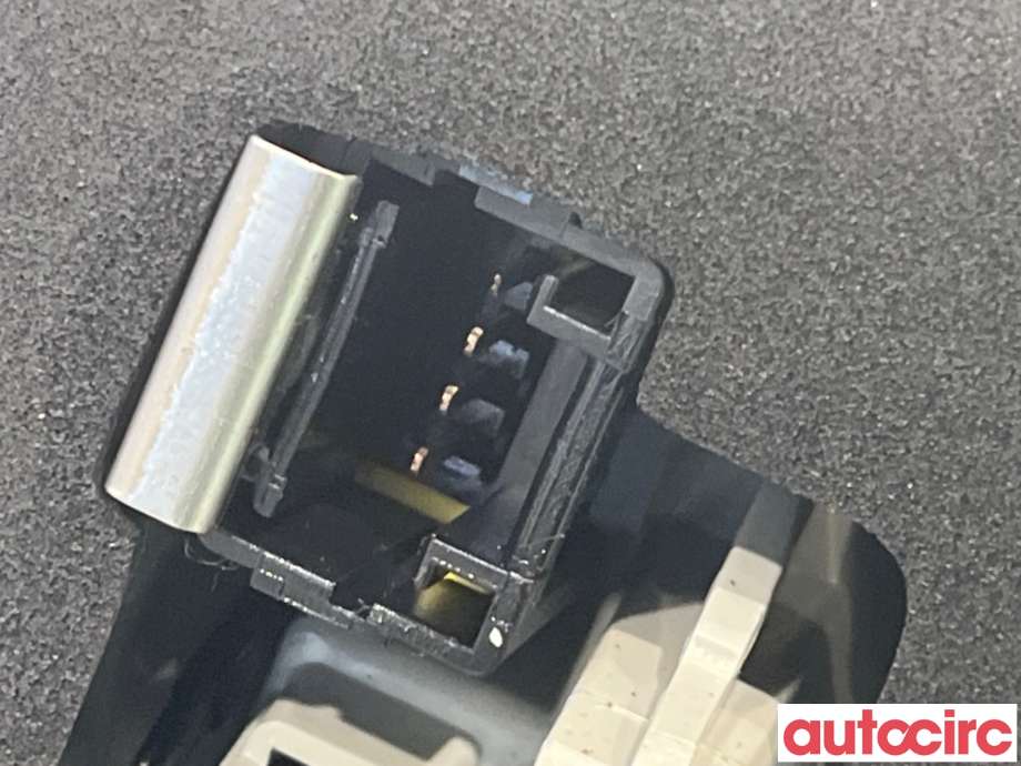 Baklykt venstre til Peugeot 308 2013-2021 (Type II)  (PEUGEOT|9678093980|)