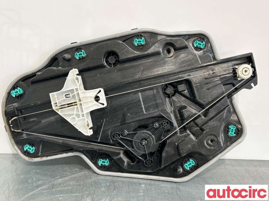 Ruteheis til VW ID.4 2020-->>  (VOLKSWAGEN|11A839461B|E31147-103|11A839401B)