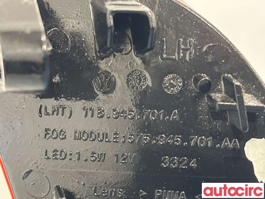 Baklykt fra støtfanger til VW ID.4 2020-->>  (VOLKSWAGEN|11B945701A|)
