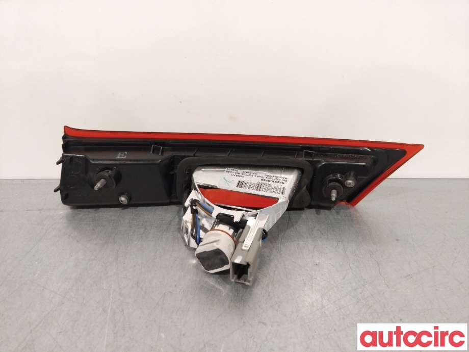 Baklykt venstre indre til Volvo V90 / V90 CC / S90 2016-->> (VOLVO|31656777)