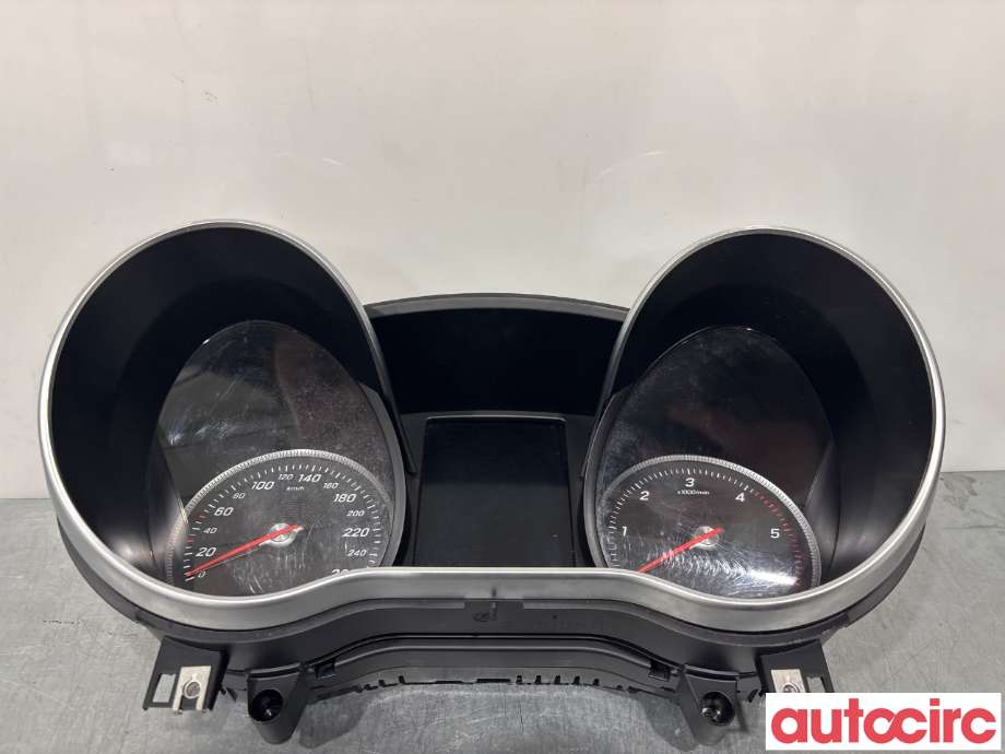 Instrumentpanel til Mercedes Vito 2014-->> (W447) (W447) (MERCEDES|A4479004111|A4479001008)