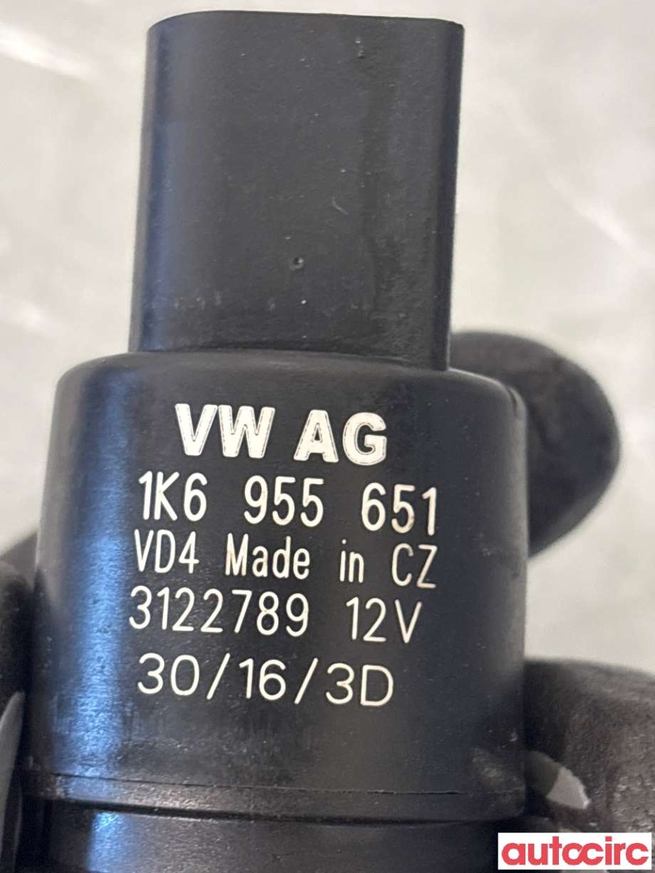 Spylerpumpe foran til VW Passat 2015-2019 (Fase 1) (B8) (B8) (VOLKSWAGEN|1K6955651|)
