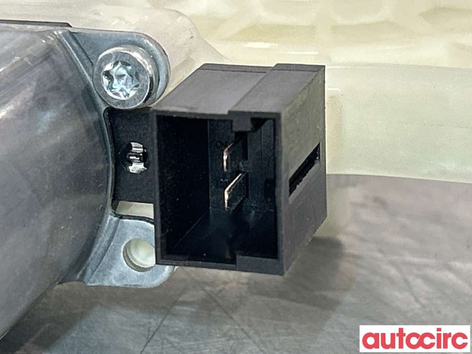 Ruteheis høyre bak til VW ID.4 2020-->>  (VOLKSWAGEN|4K0959881|E45929-100)