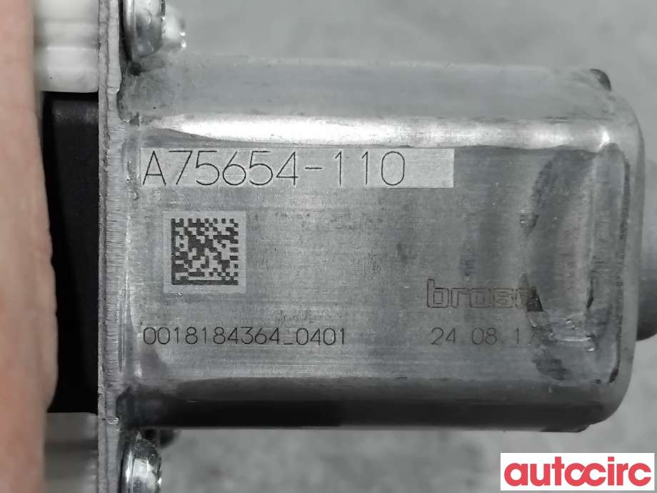 Ruteheis venstre foran til Ford Fiesta 2017-->> (Type VII)  (FORD|2426912|A75654-110|)