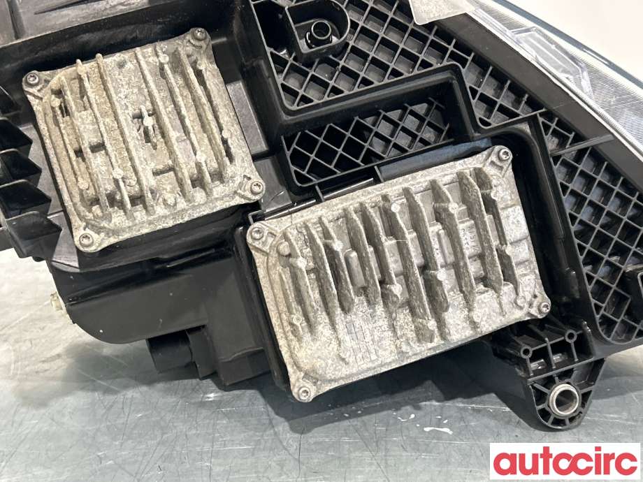 Frontlykt høyre halogen til Mercedes Vito 2014-->> (W447) (W447) (MERCEDES|A4479062401)