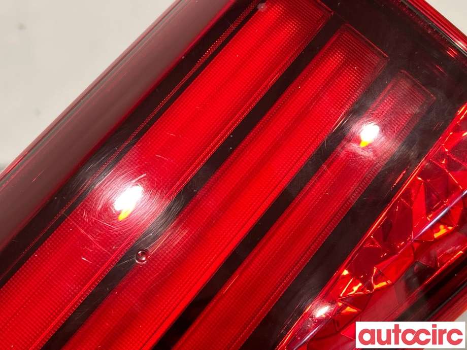Baklykt høyre indre til Mitsubishi Outlander 2015-->> (Type III, Fase 2)  (MITSUBISHI|8331A180)