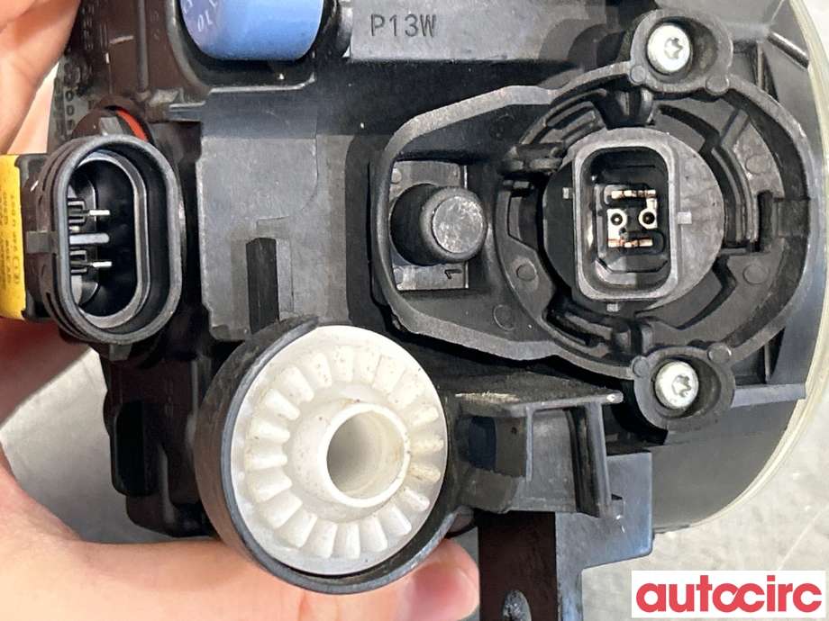Tåkelykt høyre foran til Nissan Leaf 2011-2017 (Type I)  (NISSAN|261503NA0A|89207249)